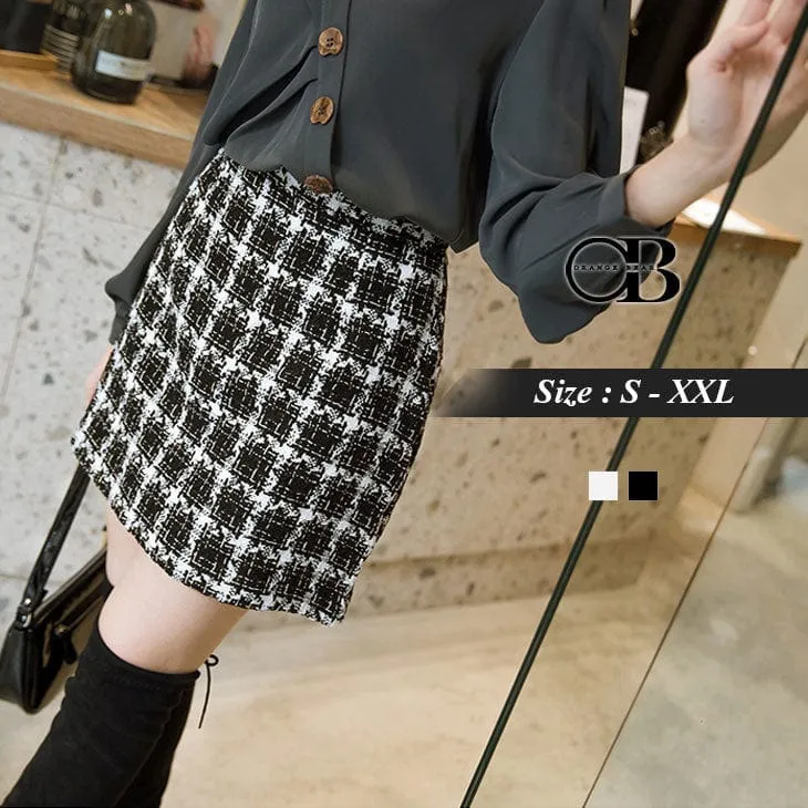 CHECKED WOOLEN MINI SKIRTS