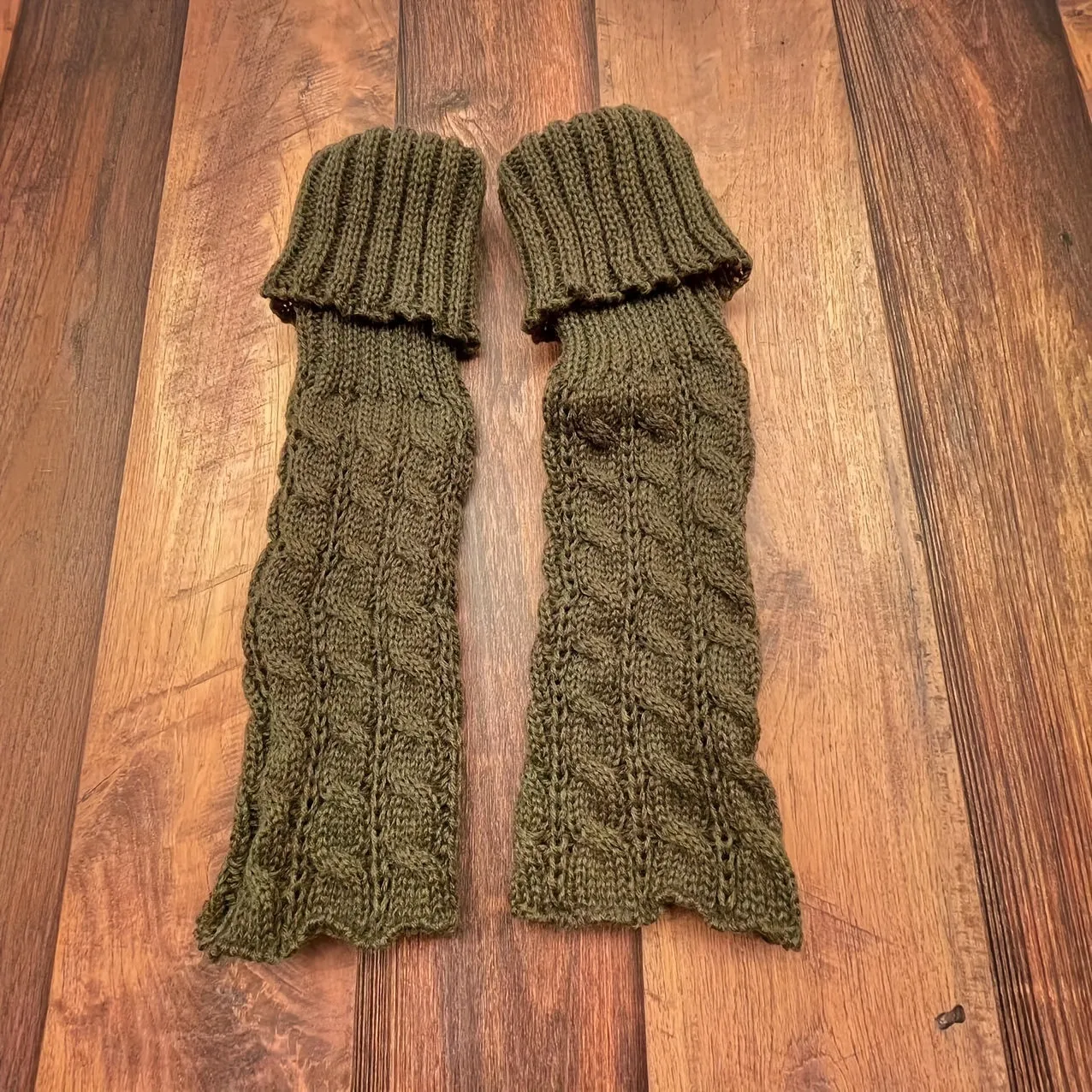 Cozy Girls Twisted Knit Socks  Perfect for AutumnWinter