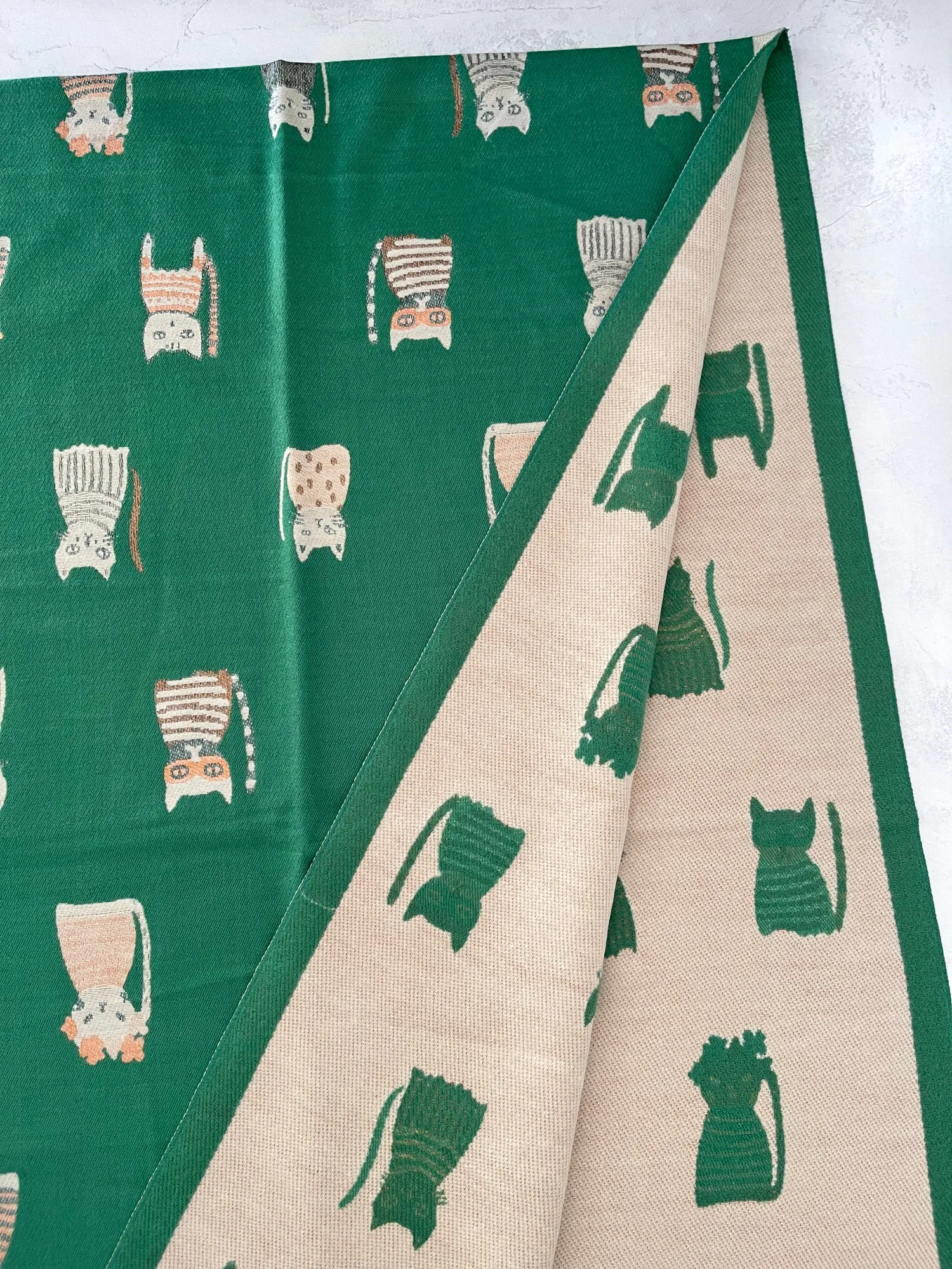 LARGE GREEN CAT THICK REVERSIBLE WINTER SHAWL BLANKET SCARF